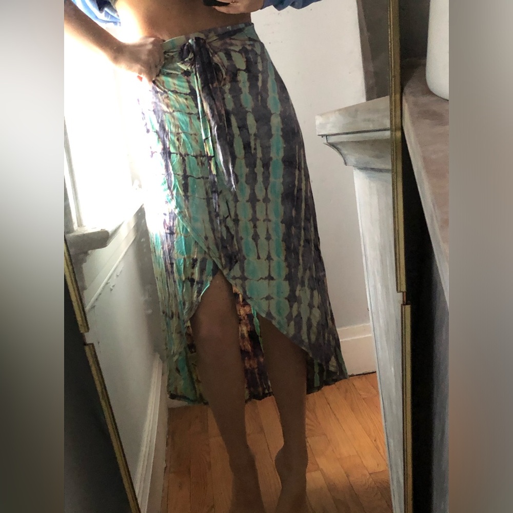 Tie-Dye Wrap Midi Skirt in women’s Aqua blue snd navy colors size small - Picture 3 of 9
